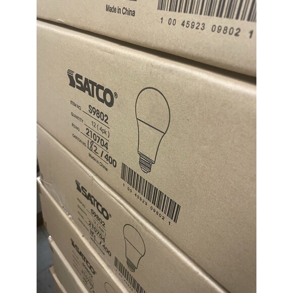 Large lot of 48 Satco LED Bulbs 120V Warm White 1500 Lumen New - Picture 8 of 10